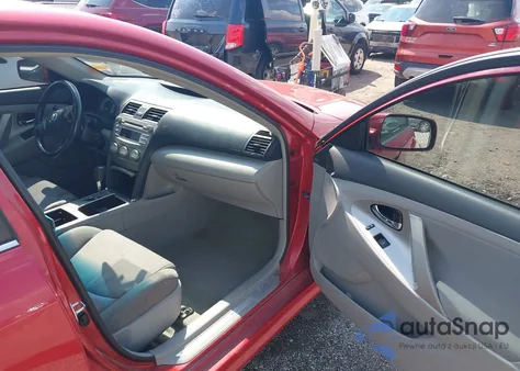 2011 Toyota Camry Se z USA, uszkodzony, nr VIN 4T1BF3EK5BU754117